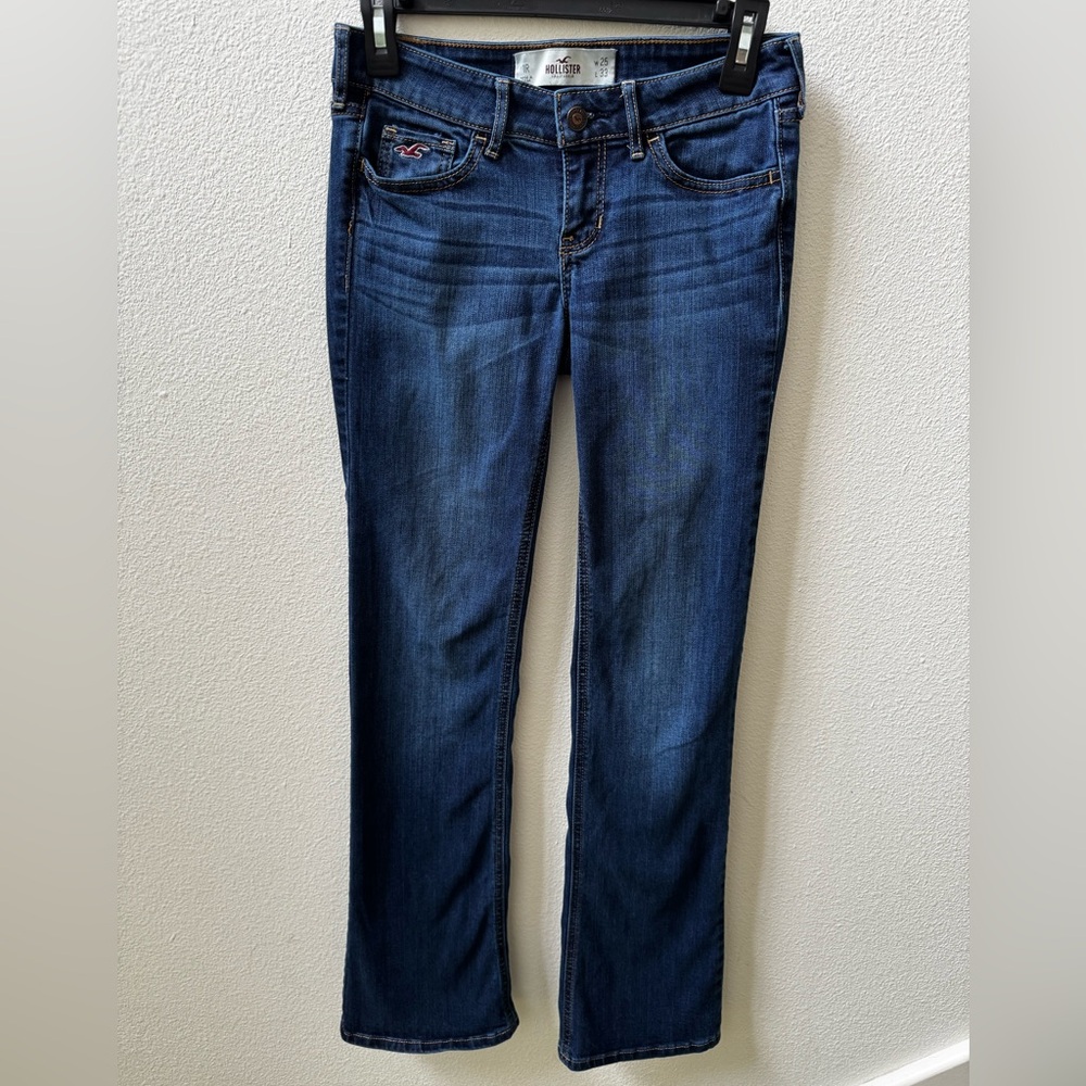 Hollister Women’s Low Rise Straight Leg Jeans - size 1, 25W & 33L